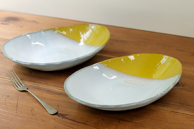 銀製小皿 中央に黄色い模様 約29G 銀製小皿 中央に黄色い模様 約29G