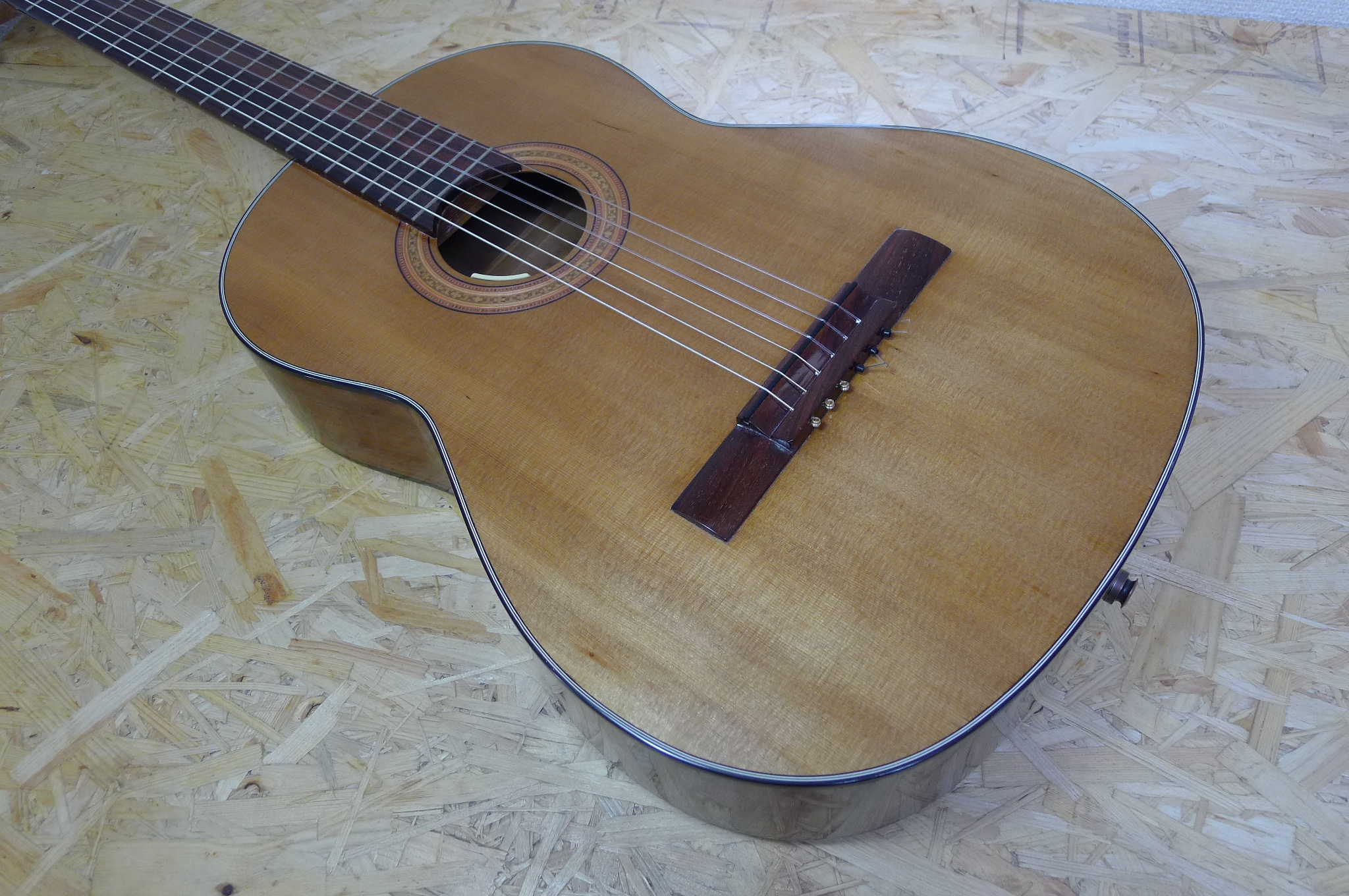 完成！】矢入貞雄 作 No.500 1968年製 クラシックギター – むさし野