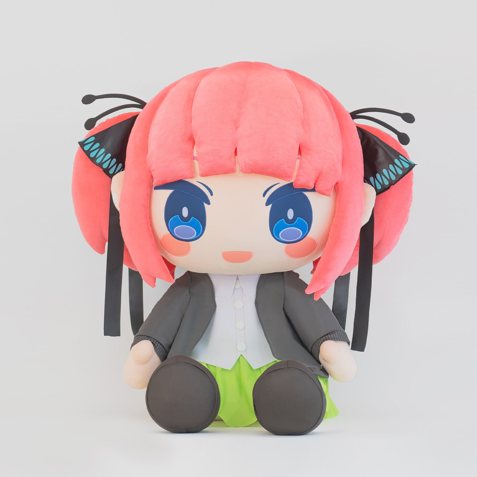 どきゅーと 映画「五等分の花嫁」 超特大ぬいぐるみ 中野二乃｜TAITO