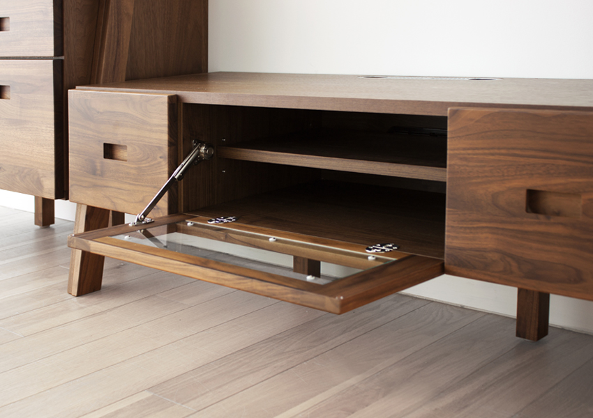 レイリア154TVボード WALNUT(W154×D41×H178.5cm)税込￥188,000 | 高野