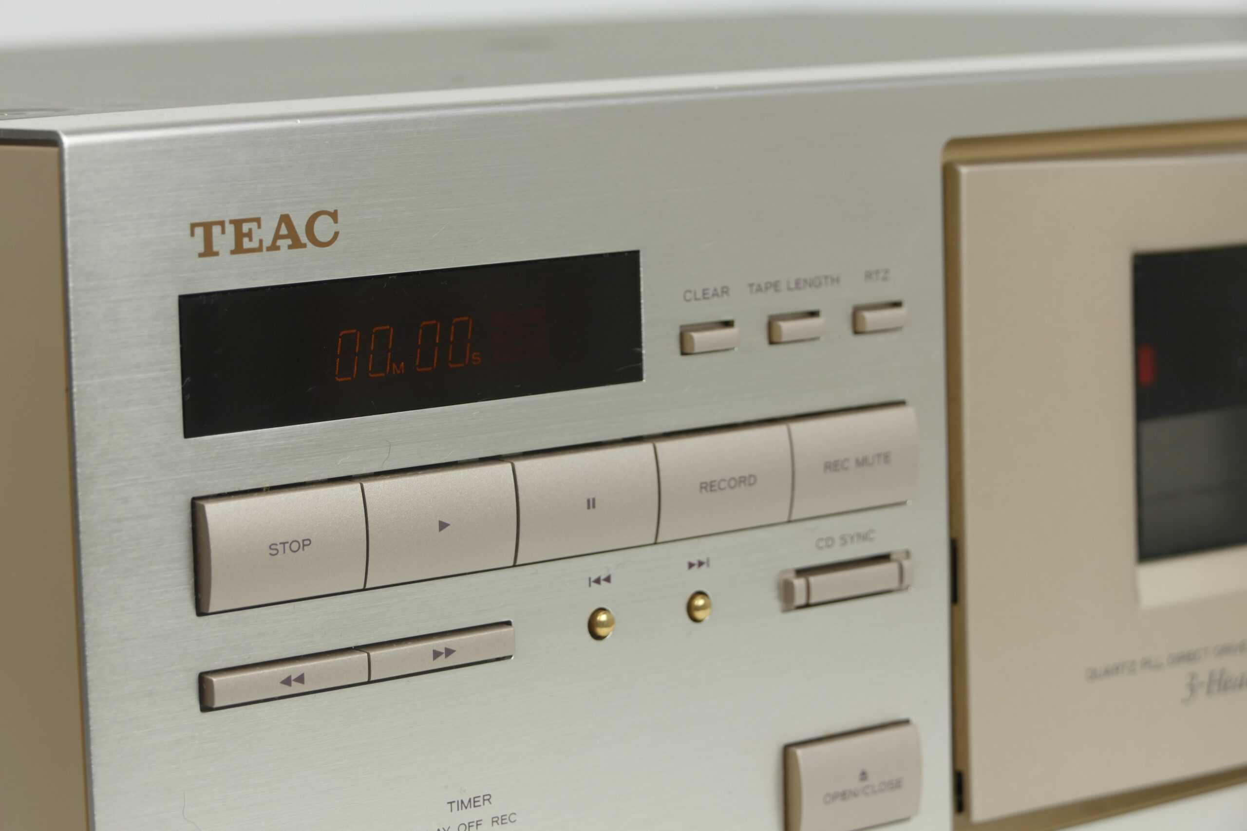 TEAC V-7000 - Taste For Audio