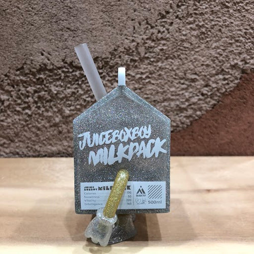 Limited】MUUKTOY ジュースボックスボーイ ミルクパック T-BASE銀座