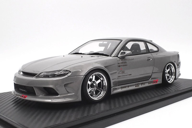 イグニッションモデル 1／18スケール VERTEX EDGE S15 SILVIA