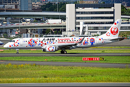 JA252J J-Air Embraer ERJ-190 | Planespotters.net