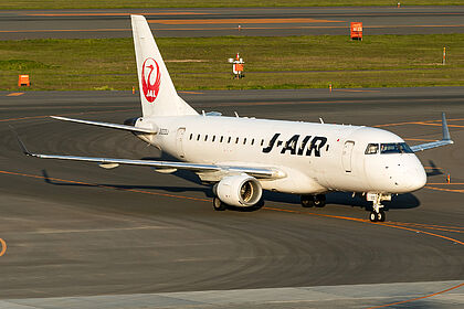 J-Air・JA222J・エンブラエル170・1/100 J-Air・JA222J・エンブラエル