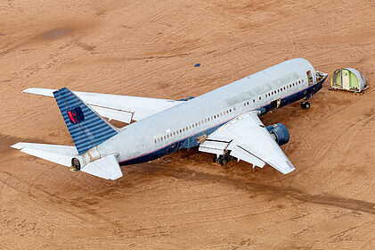 N602UA United Airlines Boeing 767-200 | Planespotters.net