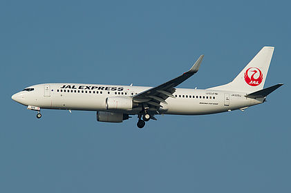 JA329J Japan Airlines Boeing 737-800 | Planespotters.net