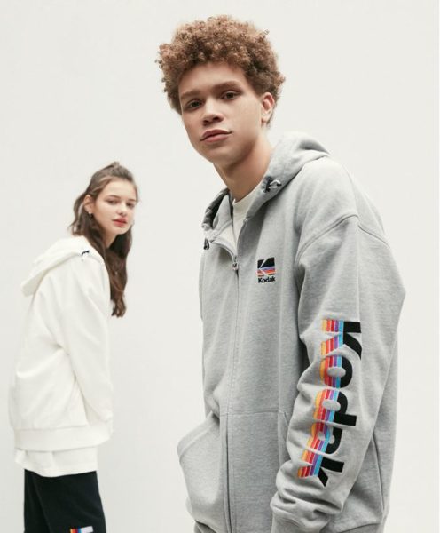 チャン・グンソクが公式インスタの写真内で着用していたパーカー | TK