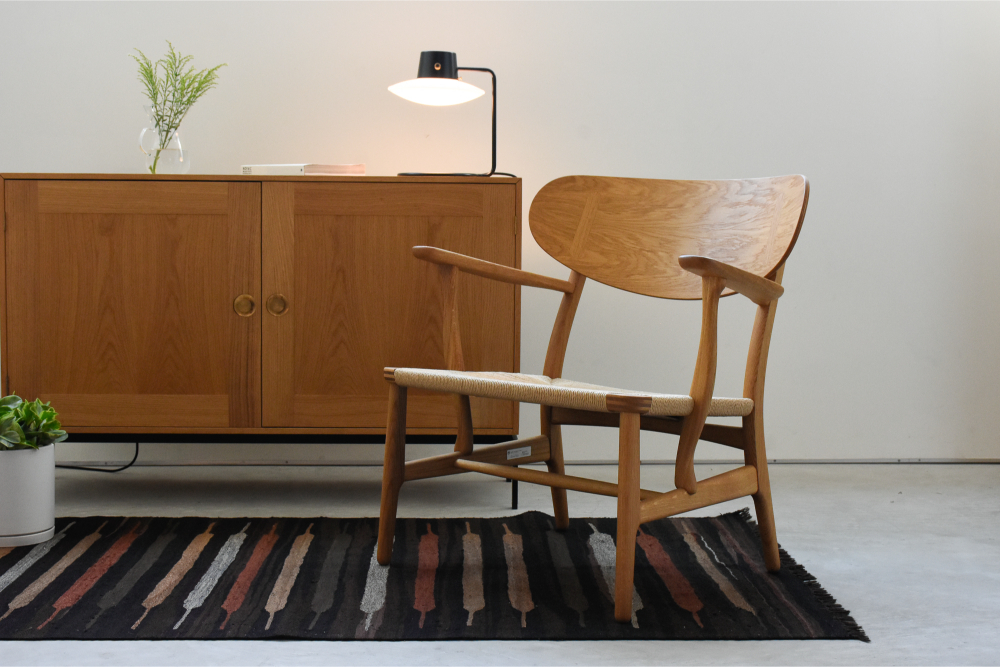 人間工学に基づいたラウンジチェアCH22の魅力とは？導入事例を紹介