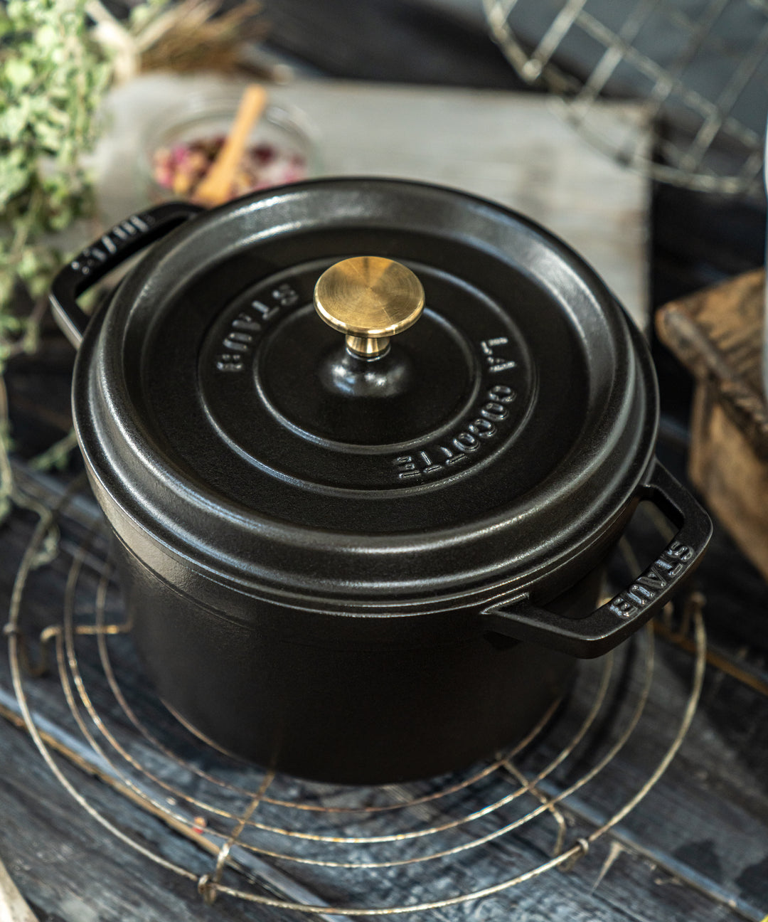 STAUB（ストウブ）グランドココットラウンド 20cm｜耐久性に優れた鋳物