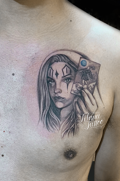 クラウンガール|タロットカードのタトゥー – Tifana Tattoo – 東京