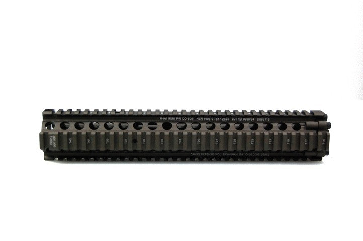 Madbull - Daniel Defense M4A1 RIS II 12