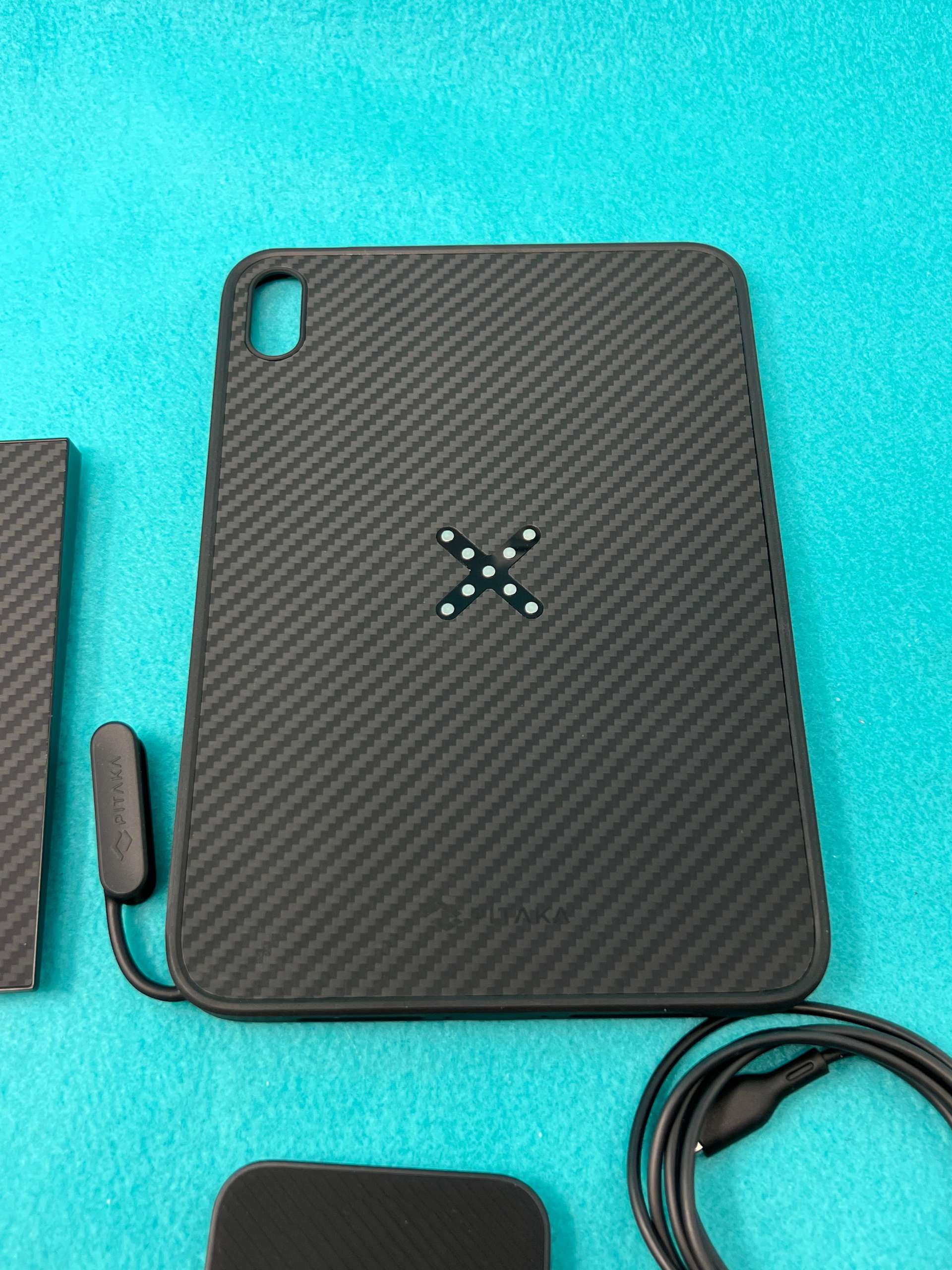 Pitaka MagEZ iPad mini charging stand review - power through the