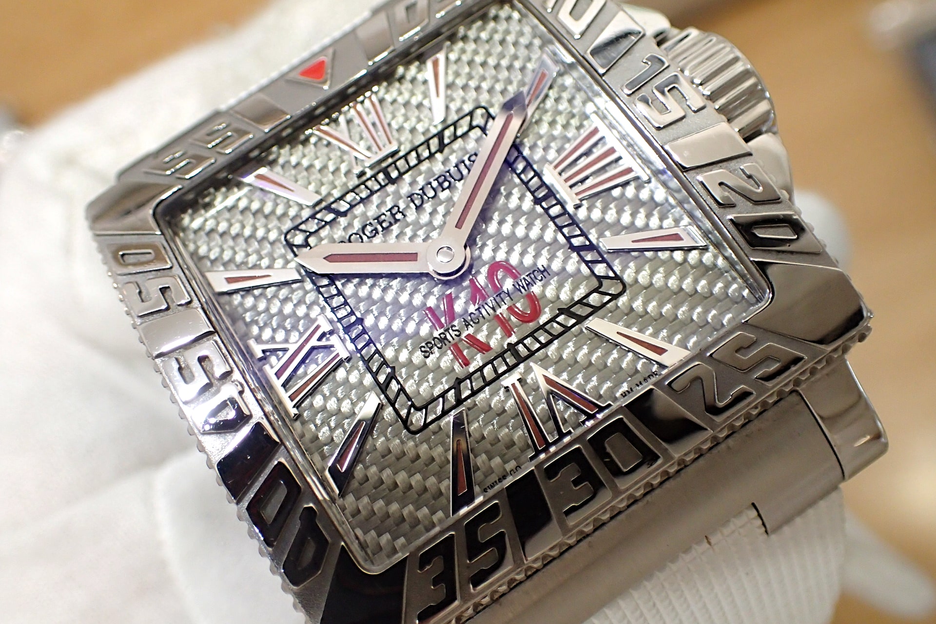 中古品B【ROGER DUBUIS】ロジェ・デュブイ アクアマーレ 300m Ref.GA41