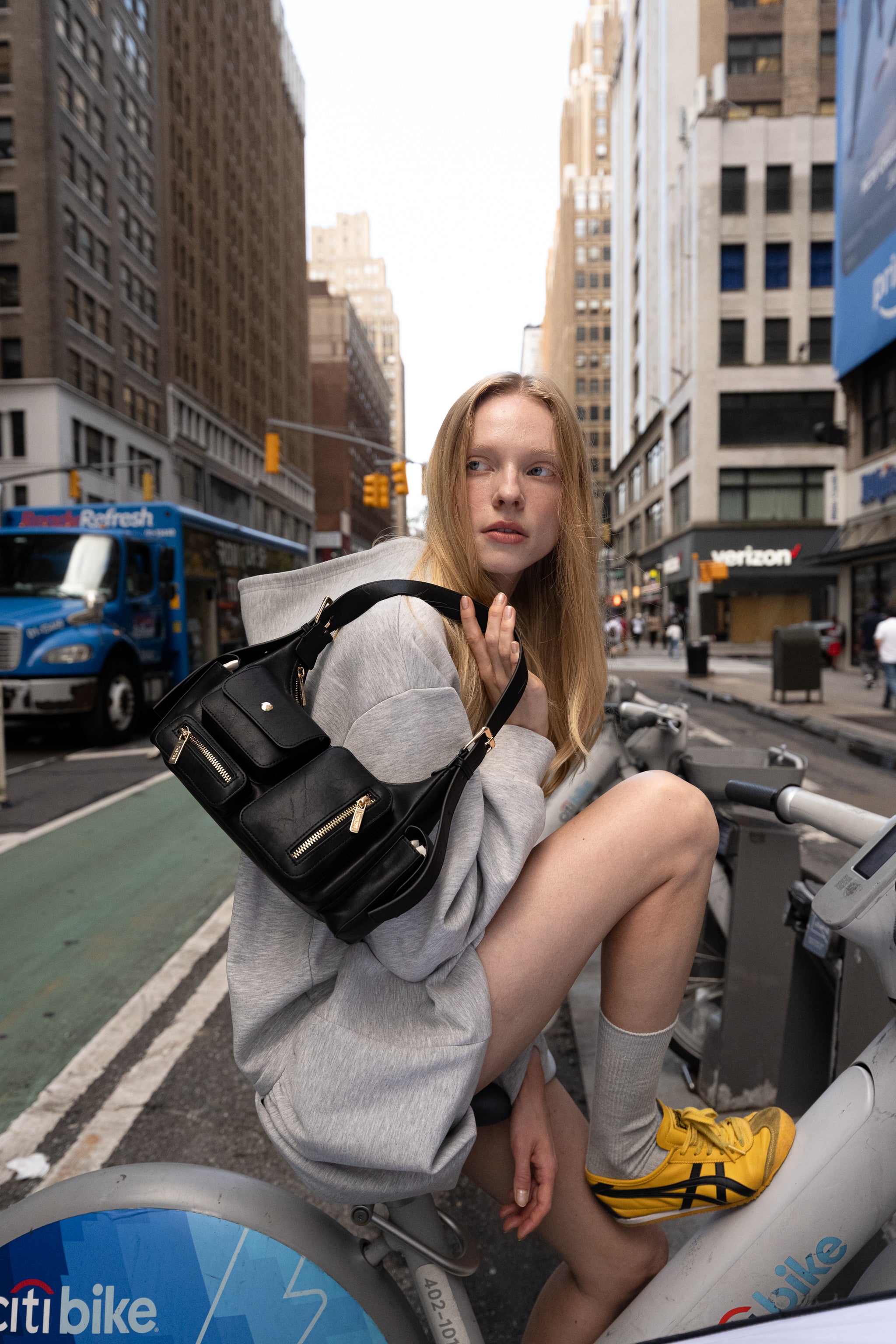 Brick Multi Pocket Bag – THE TOÉ