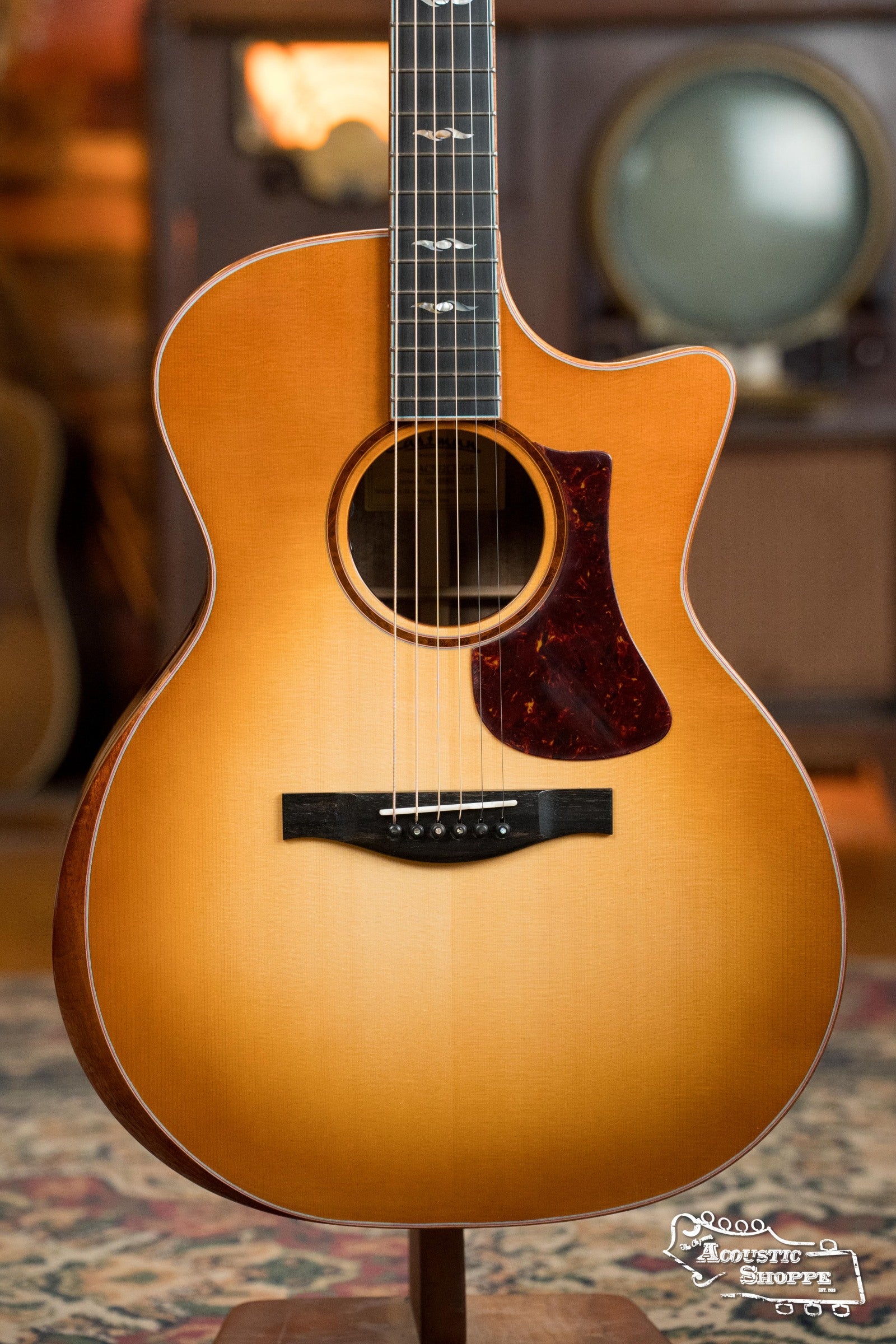 Eastman AC522CE-GB European Spruce/Mahogany Goldburst Acoustic Guitar