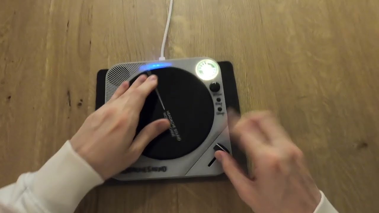 Headachesound Wow & Flutter Machine Lets DJs Scratch Sound Samples