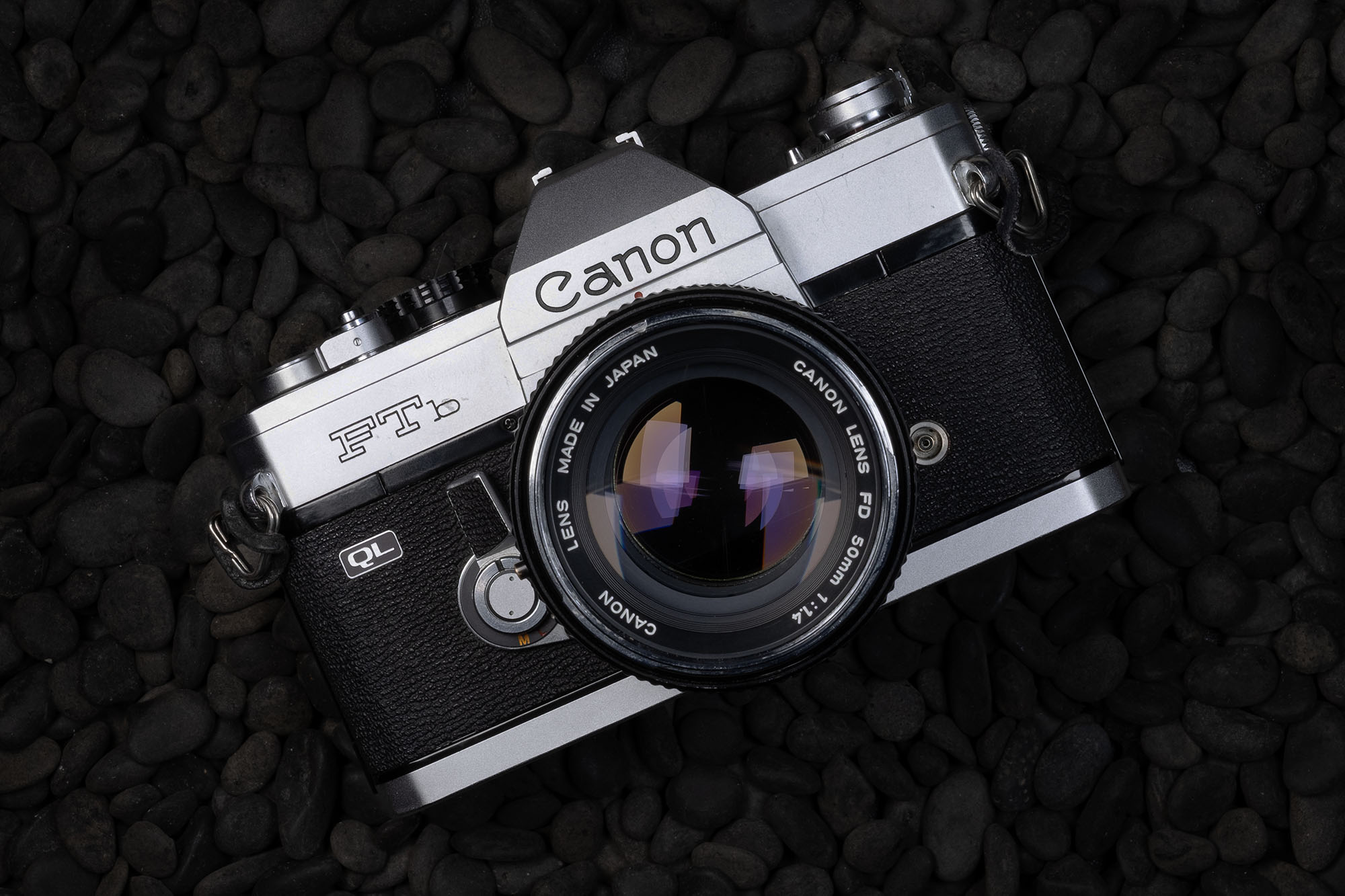 Classic Camera Review: Canon FTb QL - The Noisy Shutter