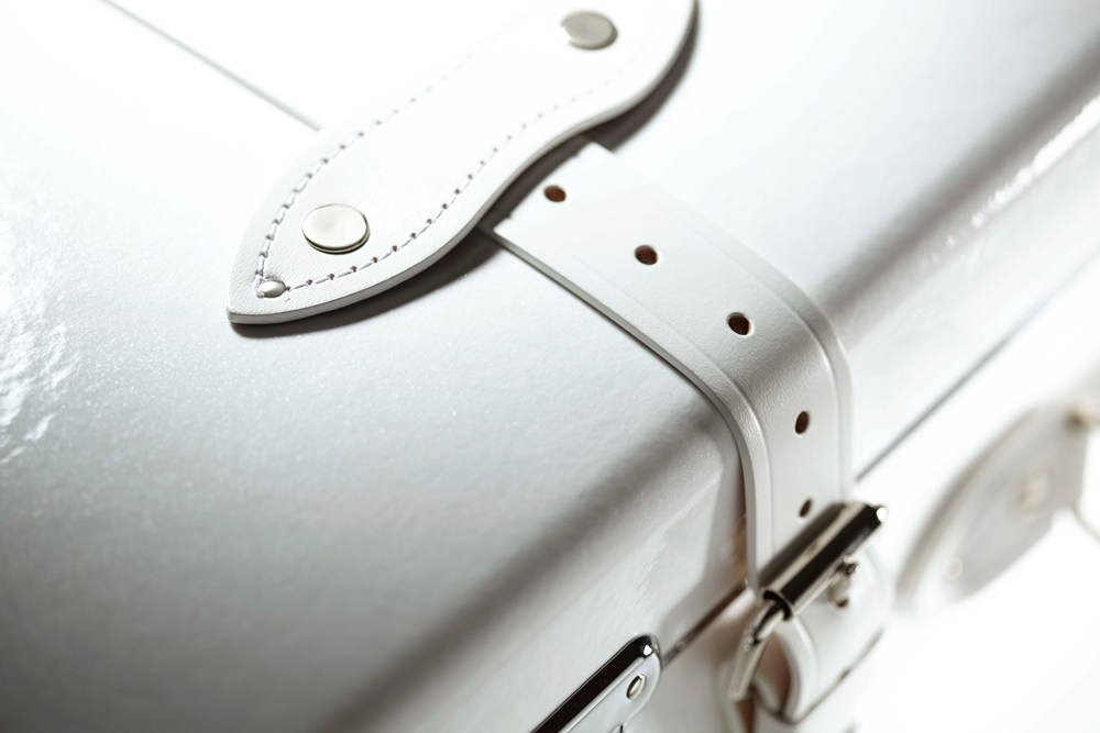 艶やかな“パールホワイト”がデビュー | THE RAKE JAPAN | The Modern