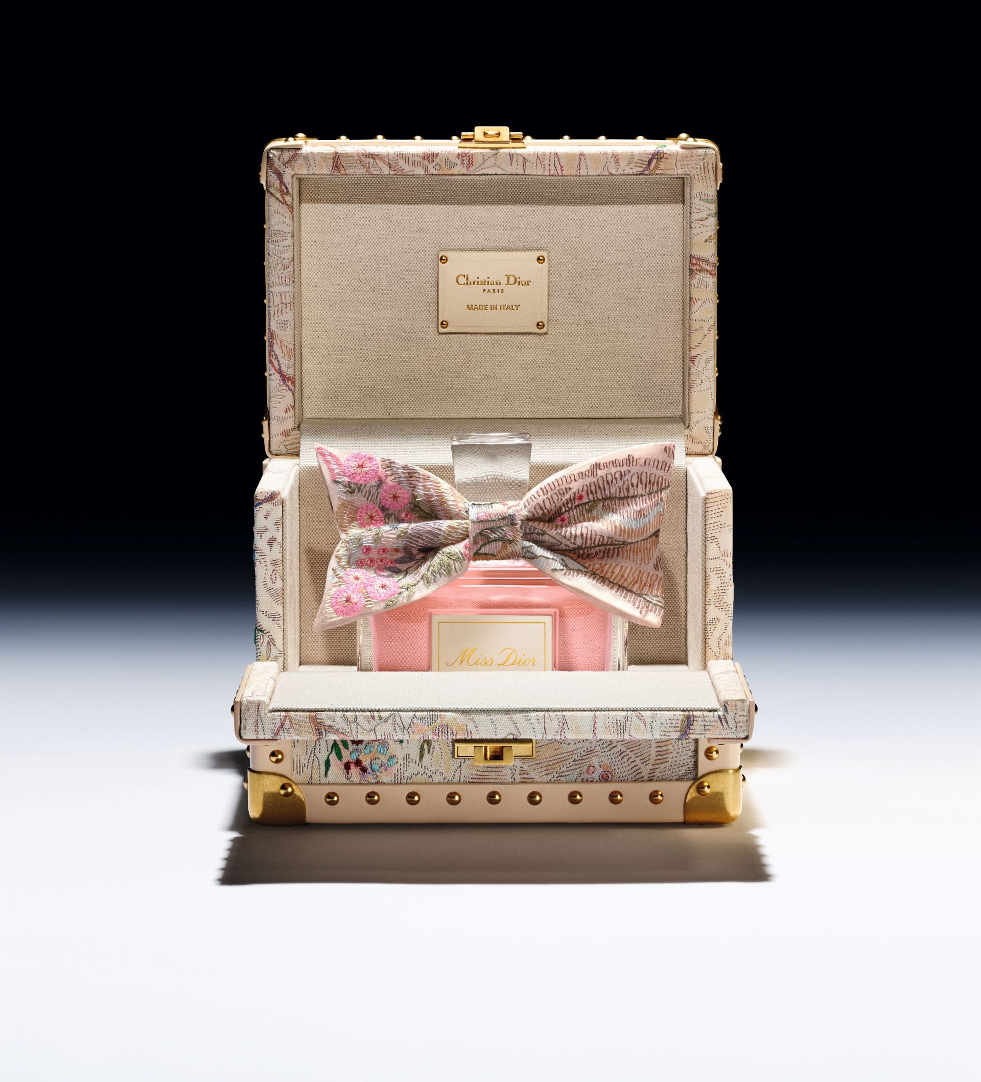 Miss Dior x Eva Jospin Prestige Edition: Art and Elegance