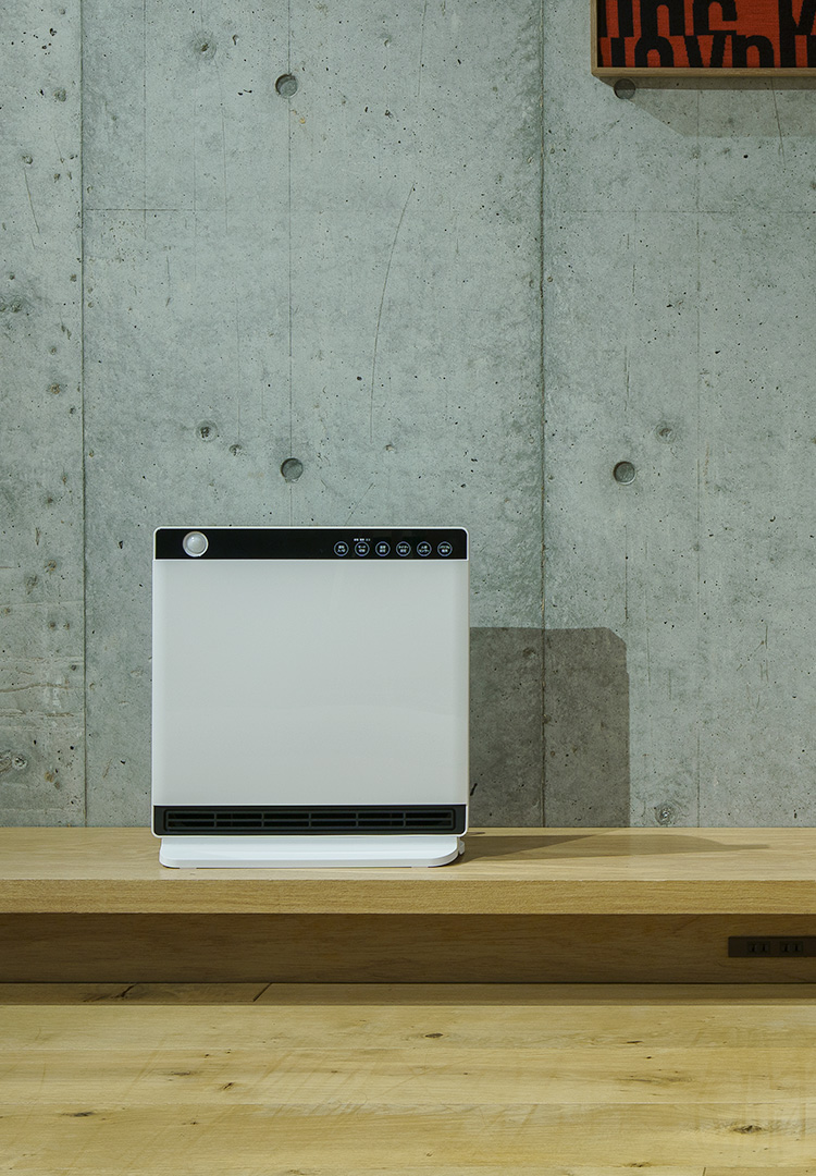 HEAT WIDE MIDDLE（人感/室温センサー付 大風量パネルセラミック