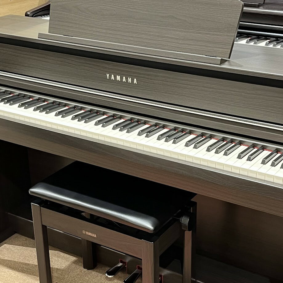 Clavinova CLP-775R ニューダークローズウッド調 | 違いと比較 Picuna