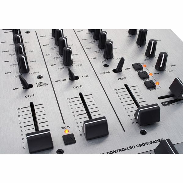 Behringer DX626 – United States