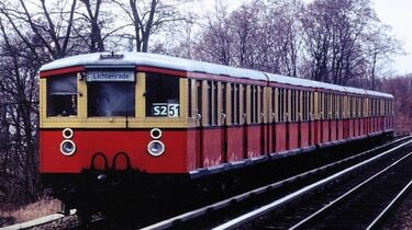 東ドイツの面影｢ベルリンの鉄道｣90年代の記憶 戦前製電車が｢壁｣で寸断