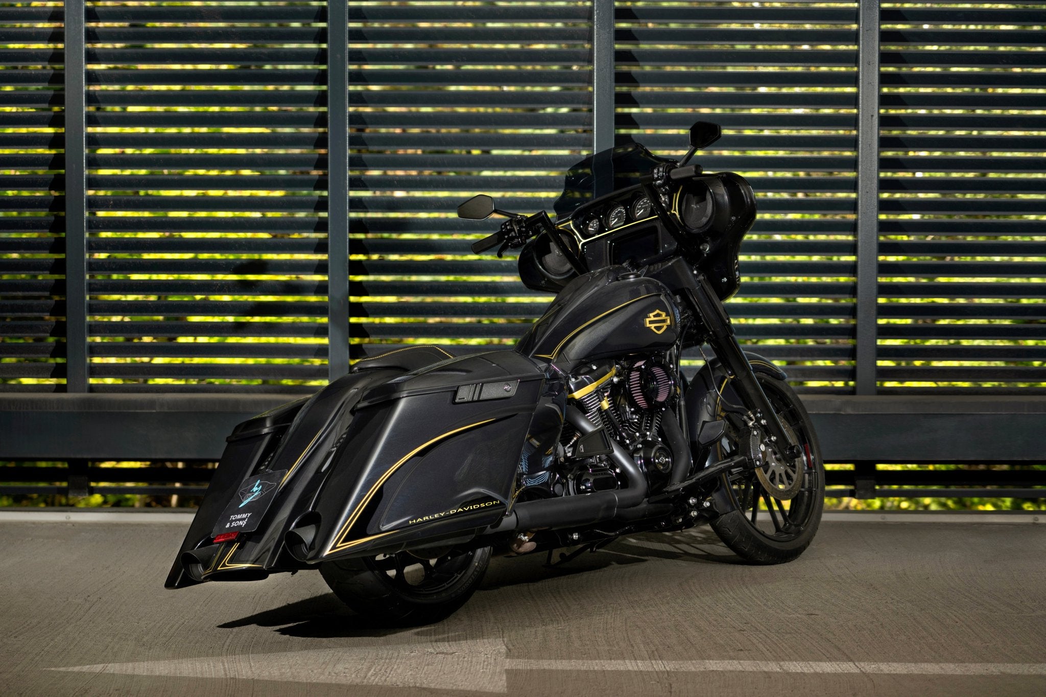 Magnus Stretched Saddlebags for Harley Davidson Touring 2014 up