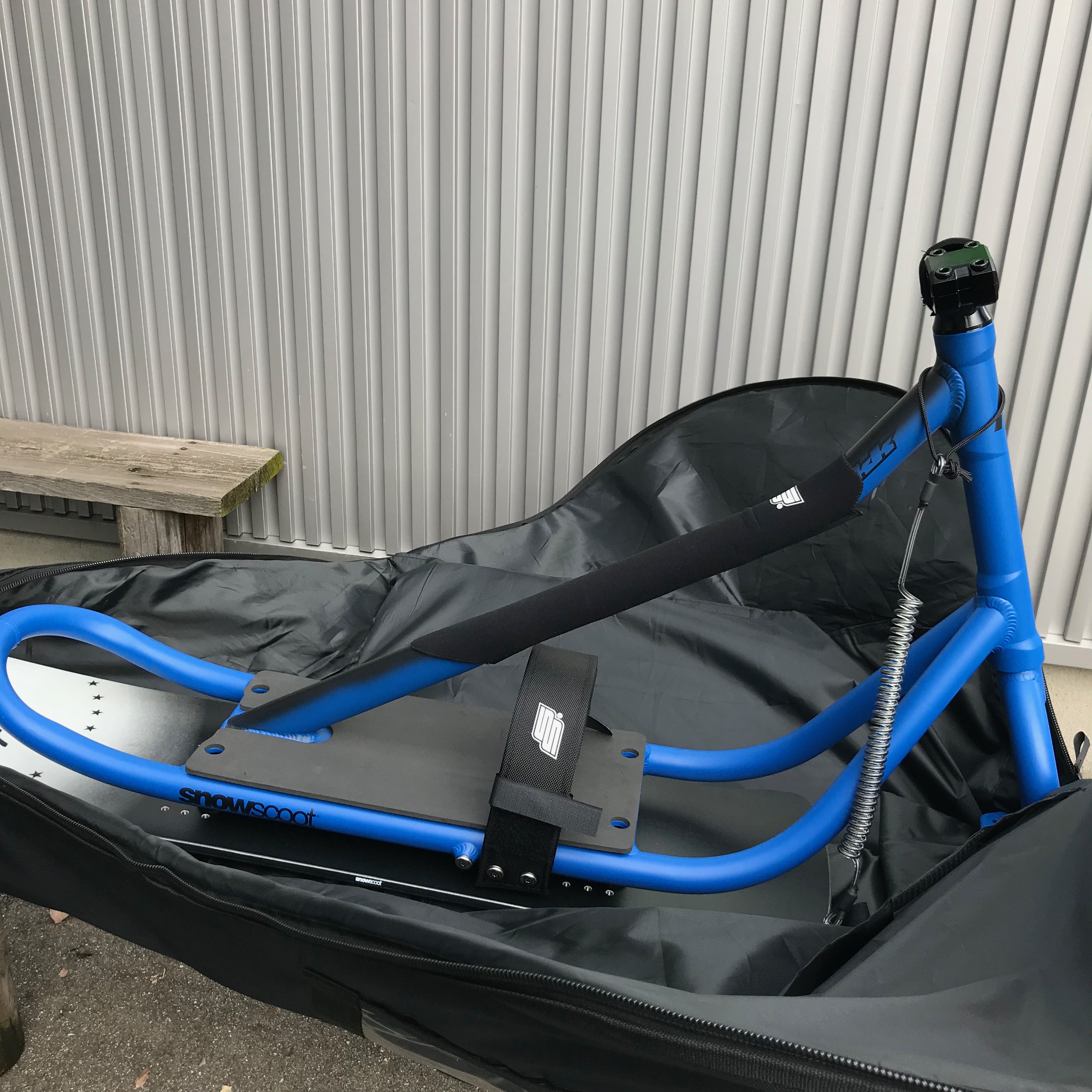 スノースクートの保管 運搬に！ シンプルキャリングケース人気ですよ