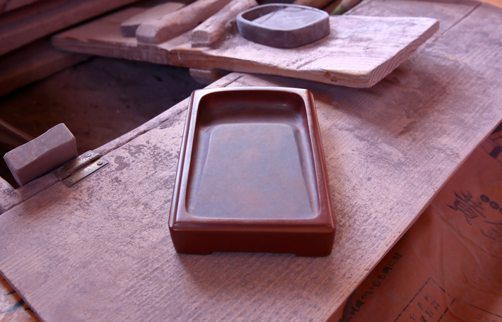 東山町の名産品「紫雲石硯」とは? 唯一人残る製硯師が語るその歴史