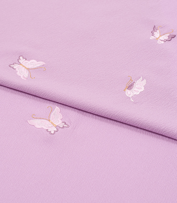 正絹 薄紫色 刺繍 付下げ☆蝶々の洒落紋☆新品、未使用、躾付き、裄65.5】
