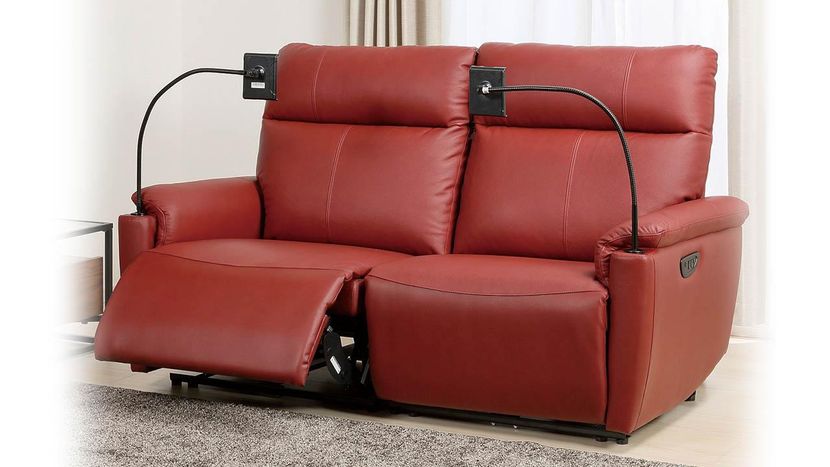 ヤマダオリジナルの電動リクライニングソファー】USB端子を装備した