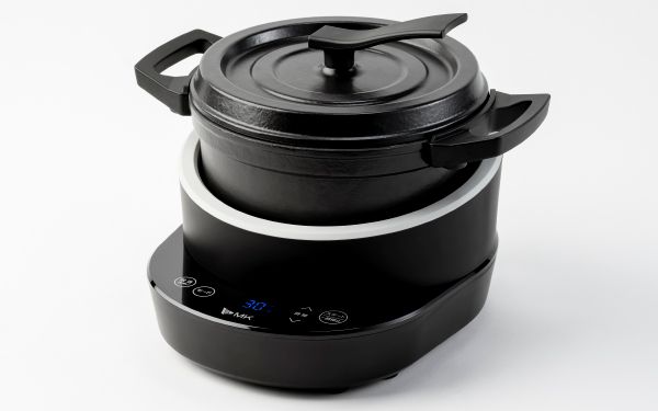 エムケー精工】無水調理を手軽に作ることができる水無電気鍋 自動で