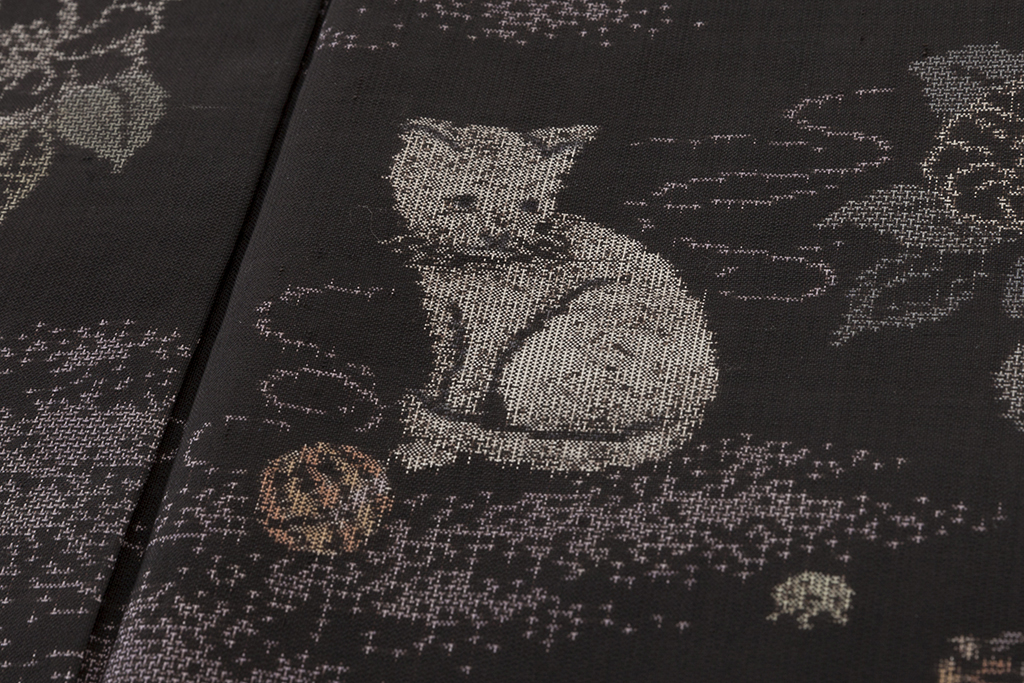 本場大島紬 着物 猫模様 | 特選きものコレクション