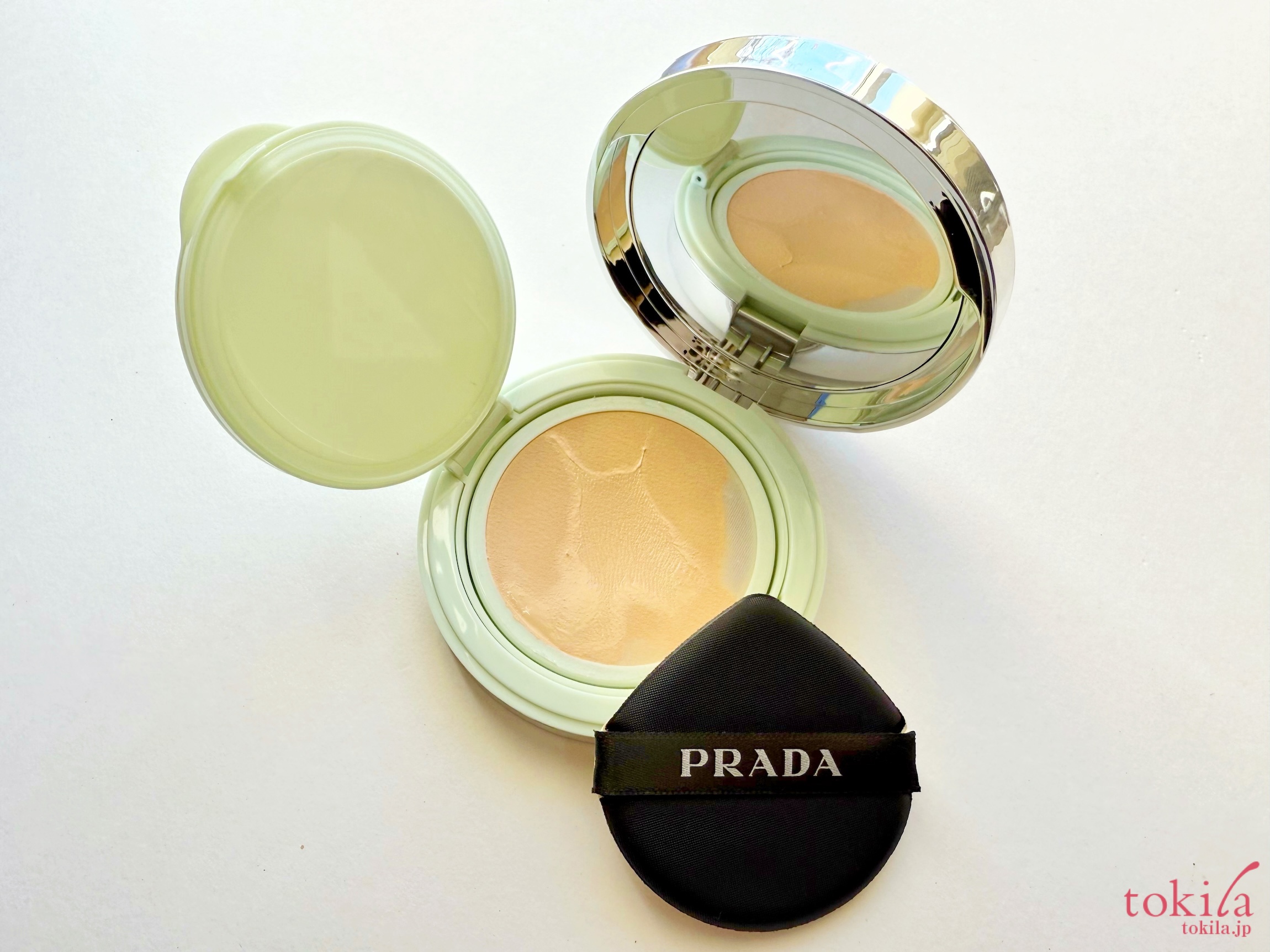 試してみた】軽い付け心地！瞬時に美肌になれる！プラダ ビューティ