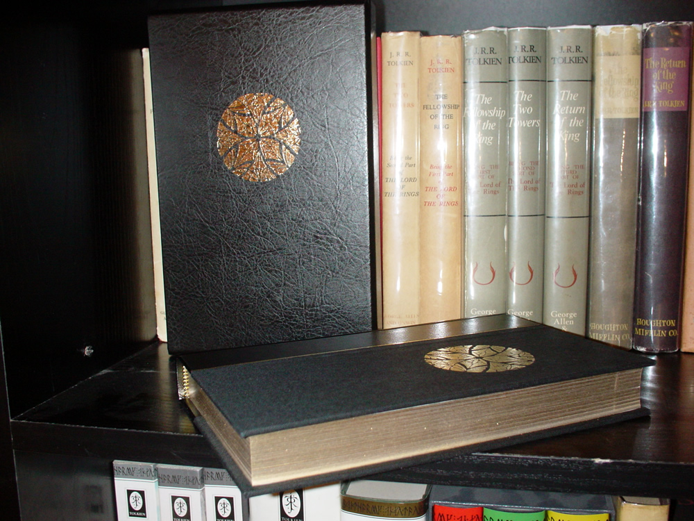 Mint 2002 Deluxe Limited Edition: The Silmarillion - dsc00004