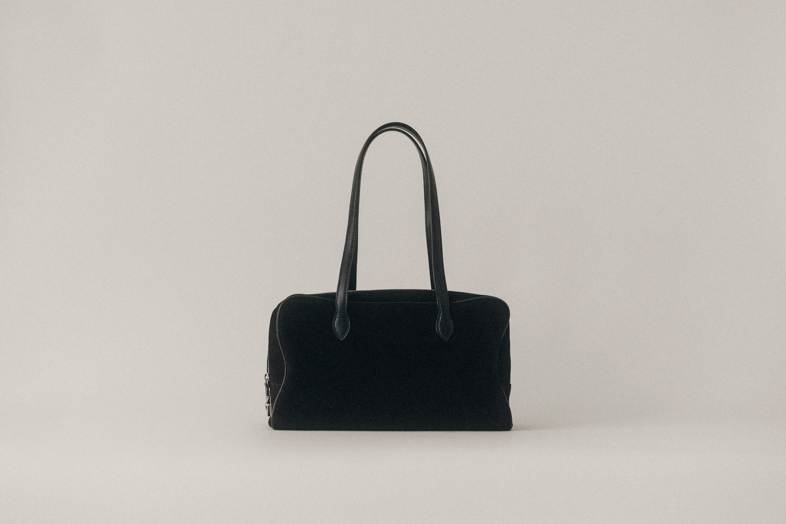 SAC LOQUET SUEDE BLACK – TOUT Y EST JP