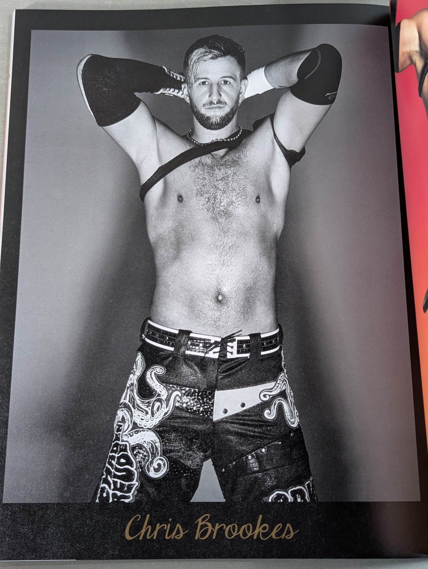 LESLIE KEE × DDT 写真集 『SUPER DDT』(青表紙×紫表紙 Ver.) – 闘道館