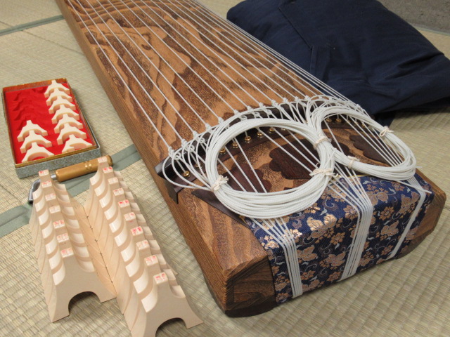 和楽器】琴の17弦を買取致しました【230cm】｜藤蓮堂
