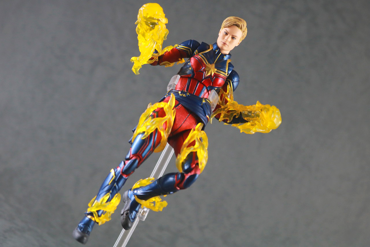 MAFEX キャプテン・マーベル（『アベンジャーズ／エンドゲーム