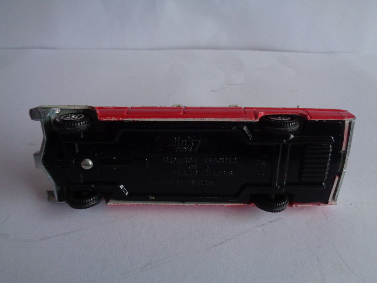 Dinky Toys 288 Superior Rescuer Cadillac Ambulance - Toy Paradise