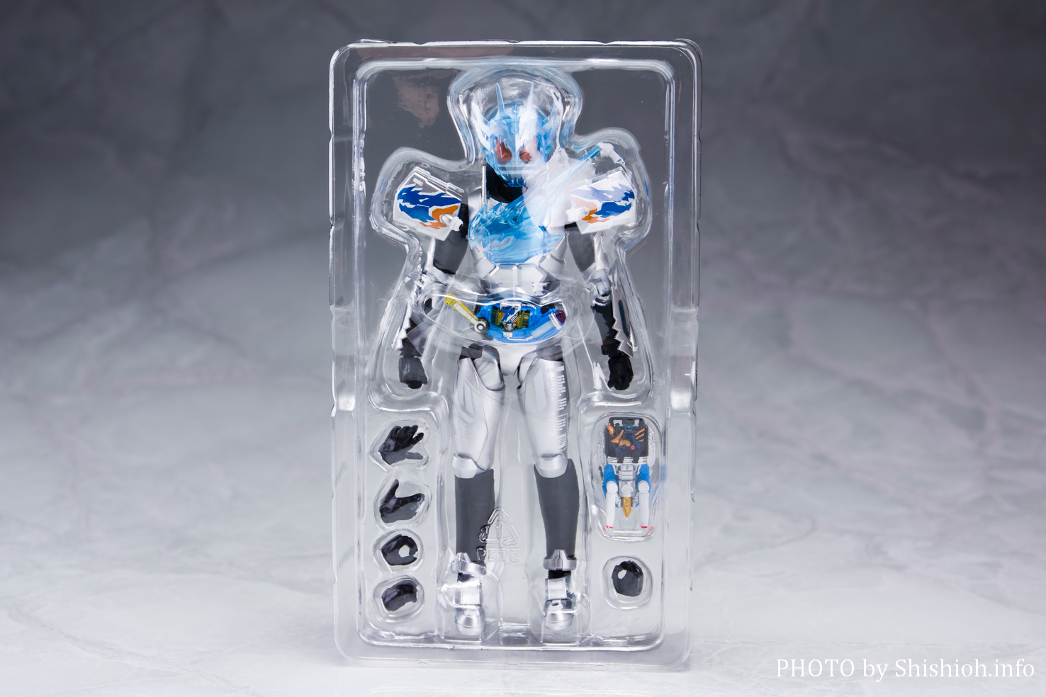 レビュー】S.H.Figuarts 仮面ライダークローズチャージ