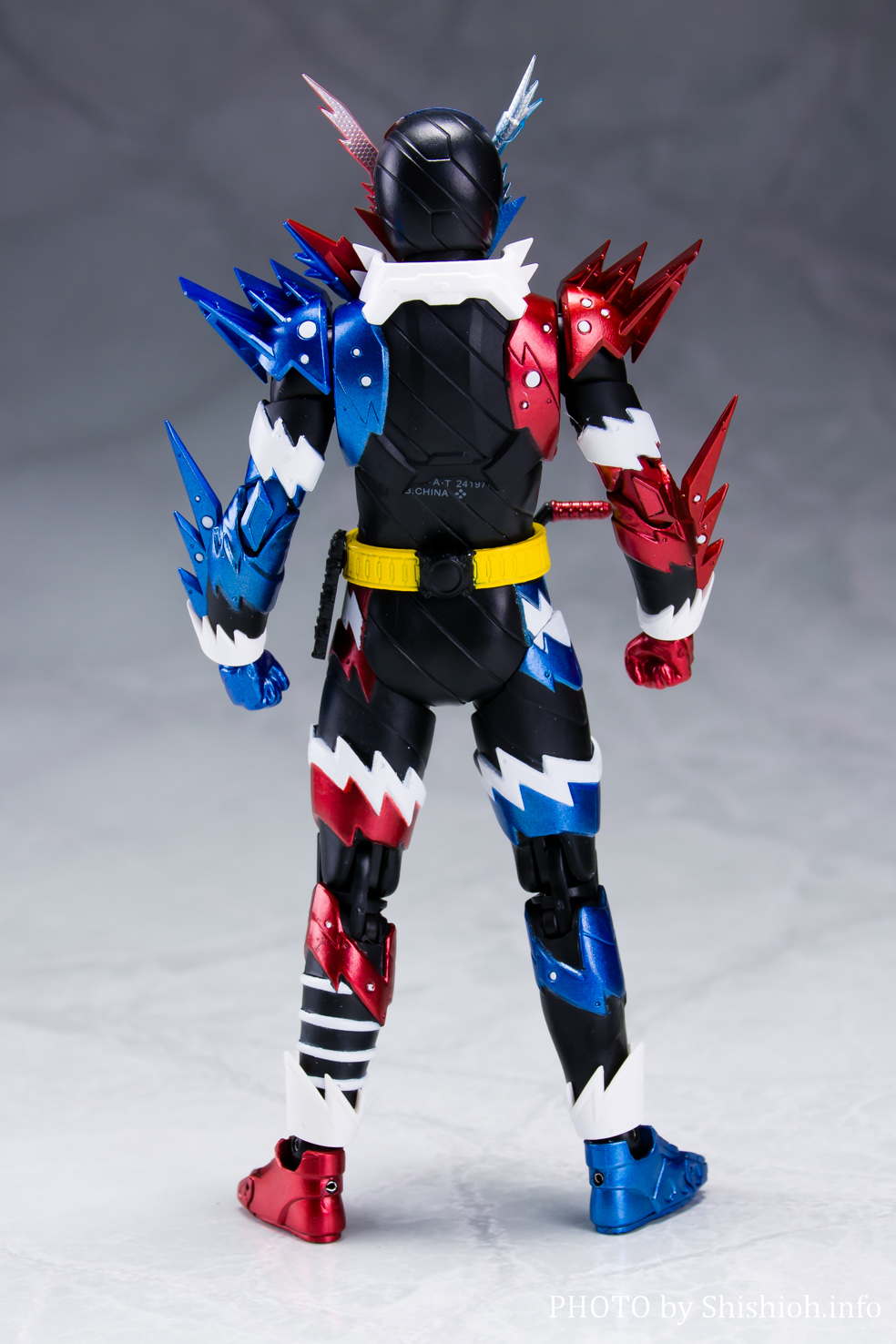 レビュー】S.H.Figuarts 仮面ライダービルド ラビットタンク