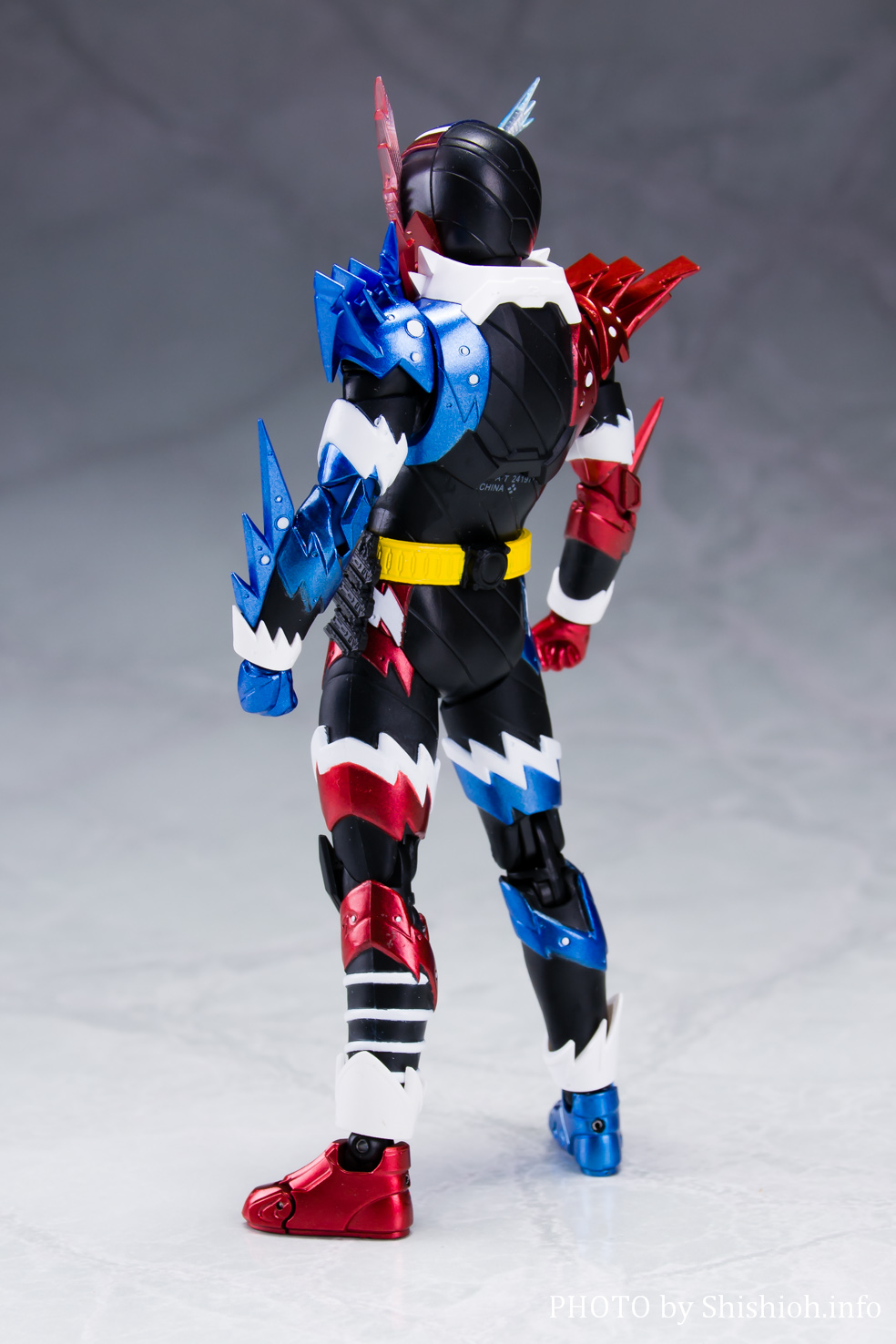 レビュー】S.H.Figuarts 仮面ライダービルド ラビットタンク