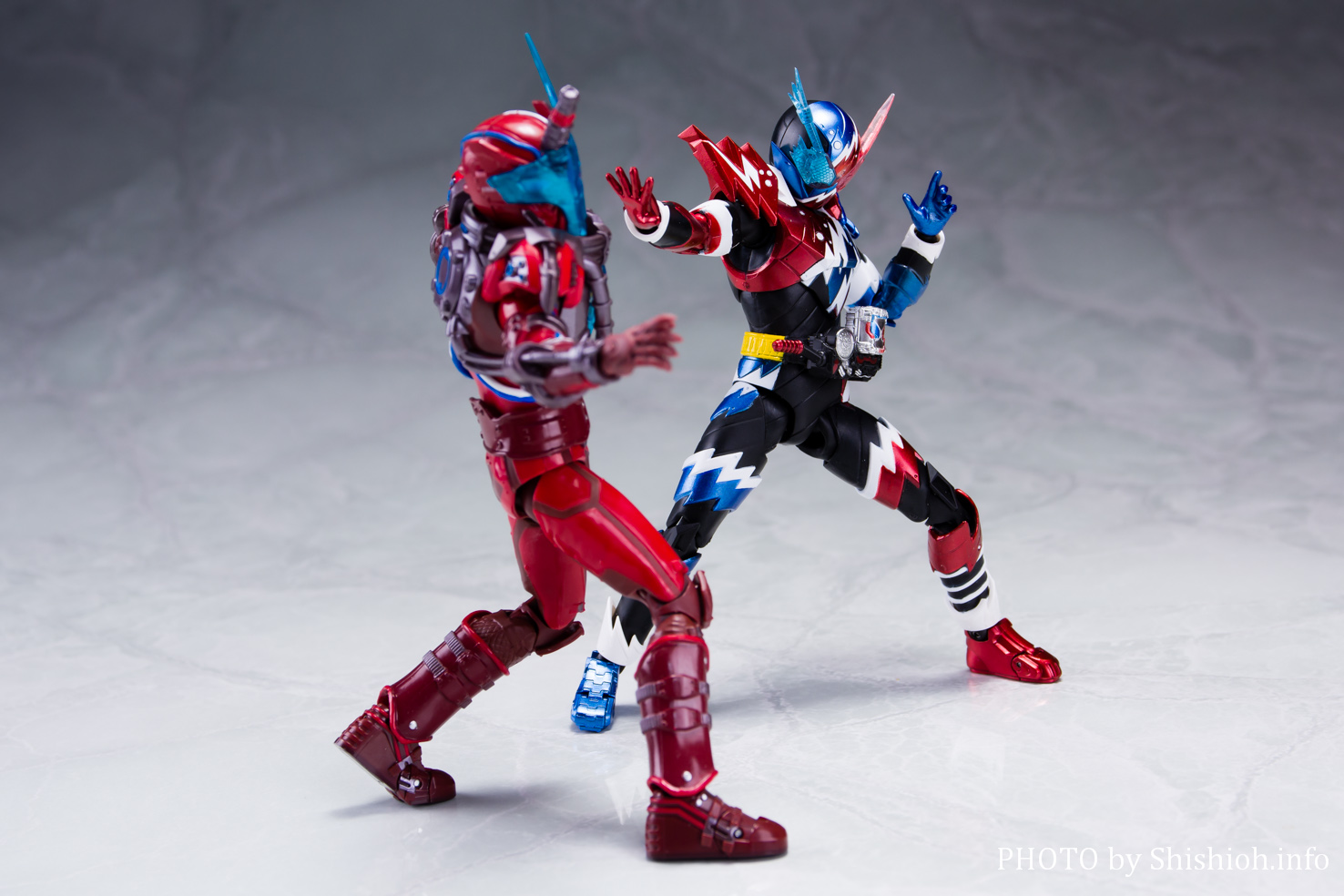 レビュー】S.H.Figuarts 仮面ライダービルド ラビットタンク