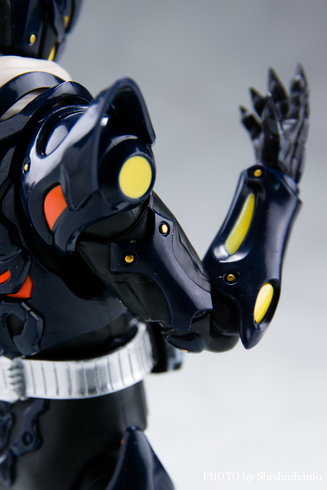 徹底レビュー】S.H.Figuarts 仮面ライダードレッド零式