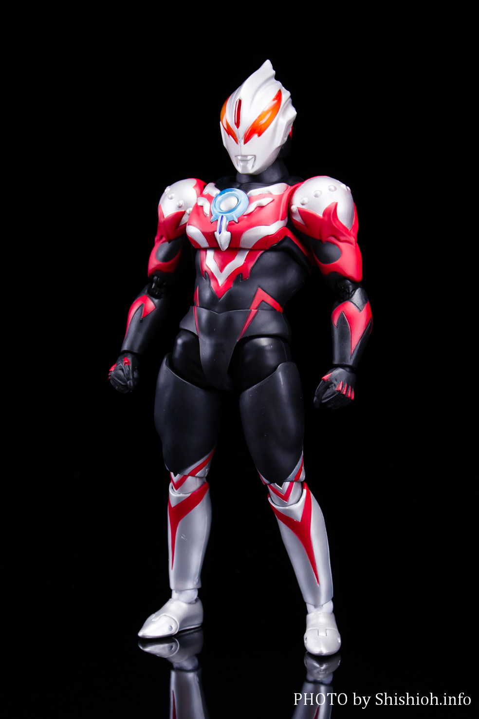 レビュー】S.H.Figuarts ウルトラマンオーブ サンダーブレスター