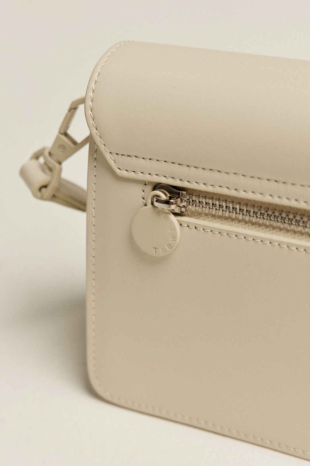 No.5本革ショルダーバッグ-White – Tnewties