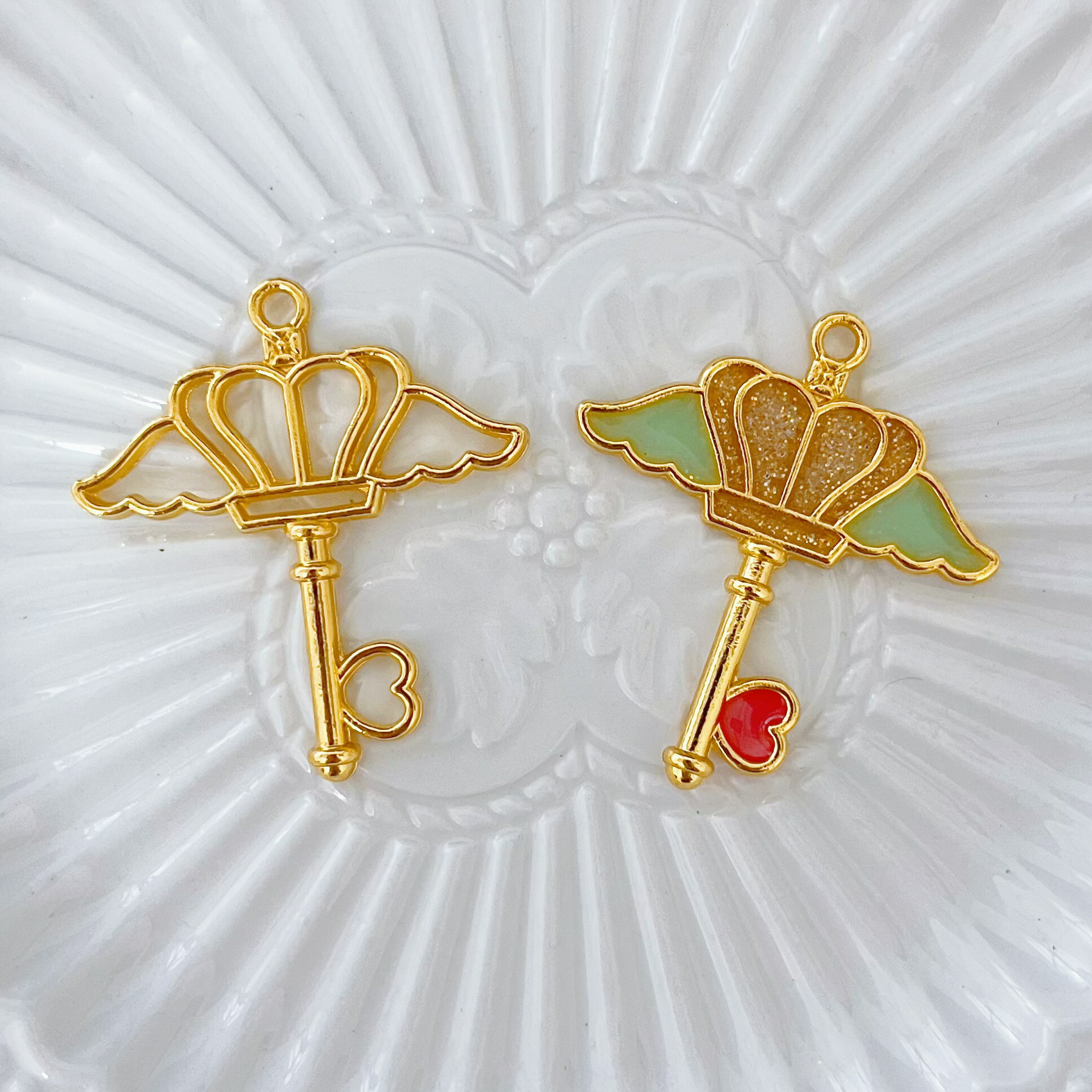 楽天市場】【空枠】王冠羽ばたく翼 2個 魔法の鍵 スティックレジン枠